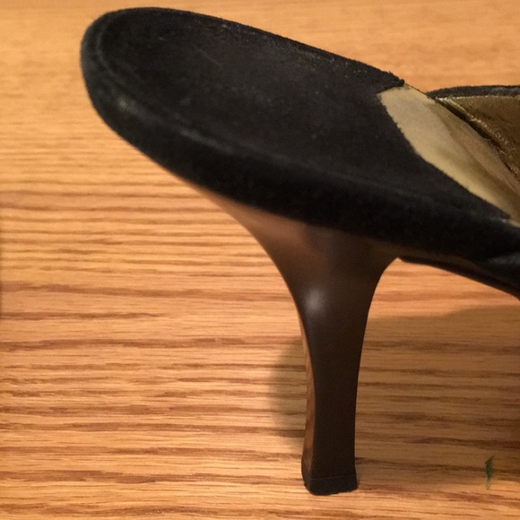 Salvatore Ferragamo Pump Size 7 C - Picture 5 of 8